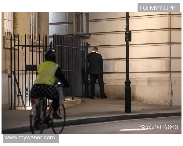 昔日足球明星沦落街头生活视频引发网友热议与感慨